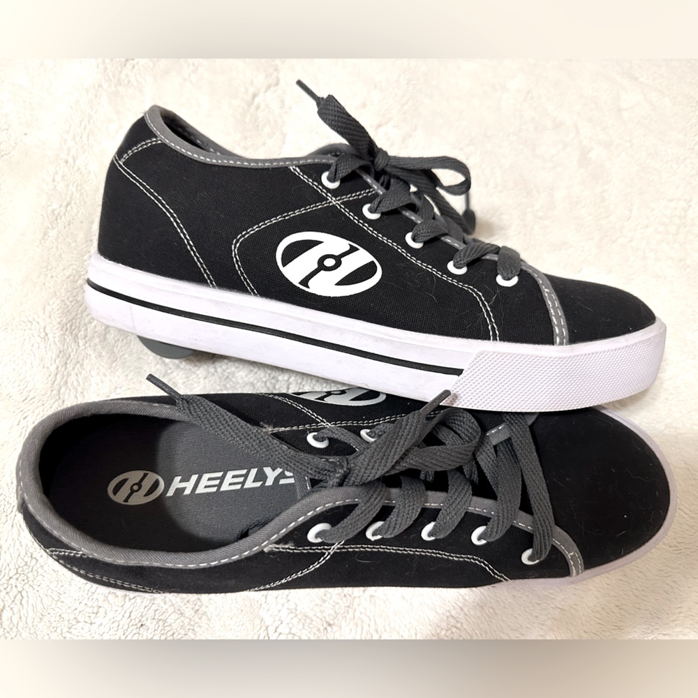 Heelys men’s size 9 black white grey one wheel skate shoes sneakers